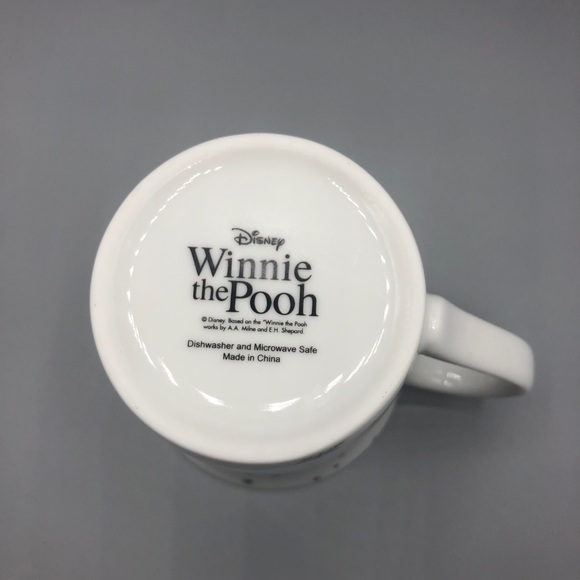 2 Porcelain Christmas Winnie the Pooh Mugs - Picture 6 of 7